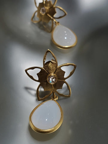 22K Gold, 5 Petal Diamond Flower With Interchangeable Chalcedony & Moonstone Drop Pendants