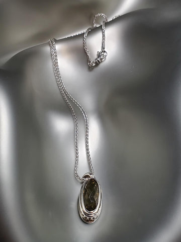 Sterling Silver & Olive Quartz Necklace