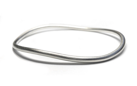 Matsu | Sterling Silver 3mm Smooth Wavy Bangle