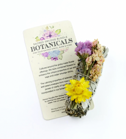 Monague | Botanical Small Sage Smudge Bundle with Strawflower and Lavender