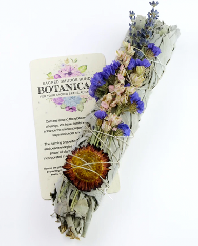 Monague | Botanical Large Sage Smudge Bundle with Strawflower and Lavender